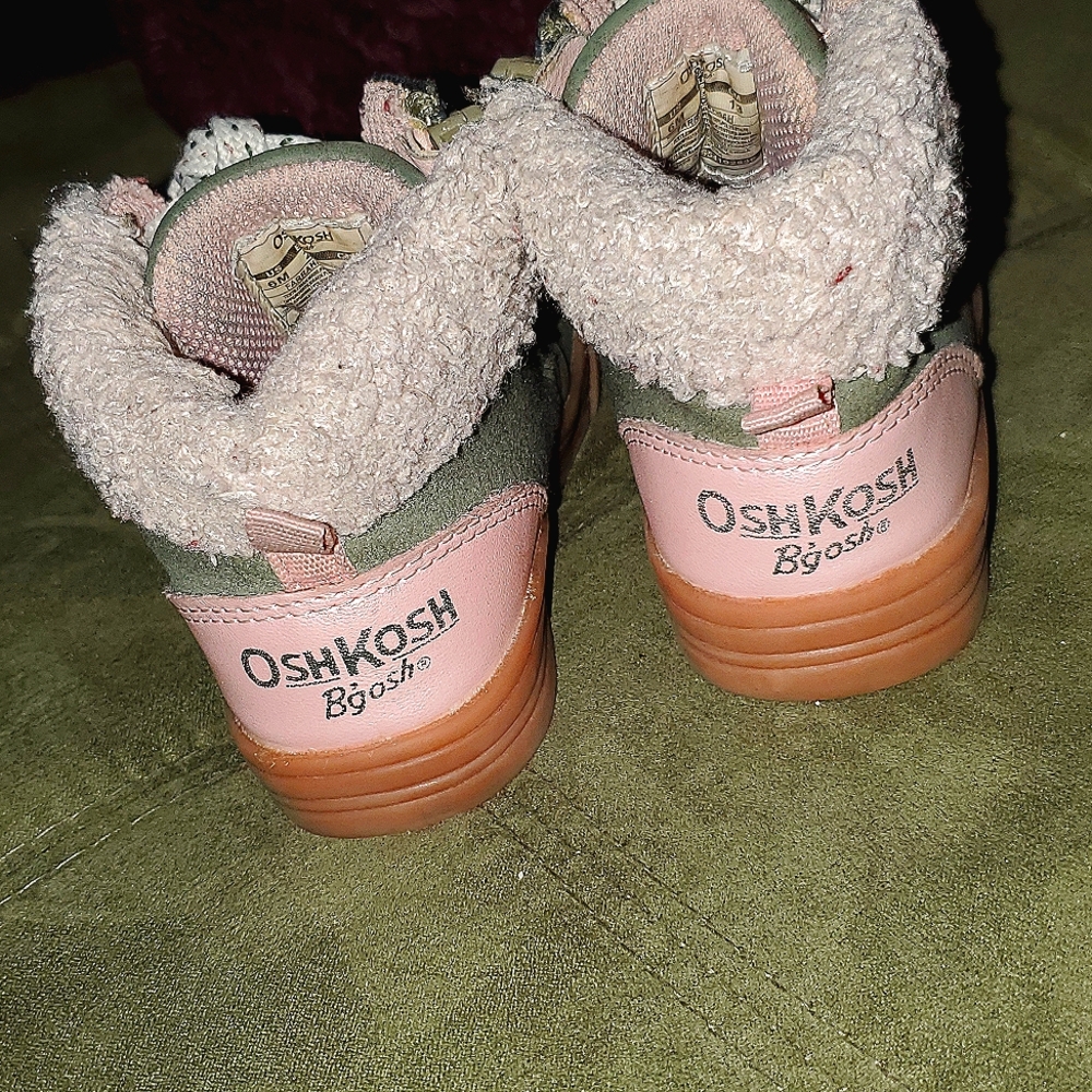 Oshkosh Booties - Picture 4 of 6